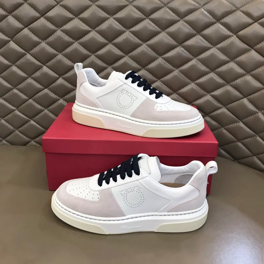 p420 "Salvatore Ferraga**" men's low-cut fashion sneakers. This casual shoe has a novel structure and is made of soft calfskin. The contrasting color elements on the upper highlight the bold and avant-garde atmosphere. The first-layer cowhide lining is high-end and comfortable. Energetic and fresh, these shoes can be worn with casual looks or add a touch of street style to elegant trousers.  Size: 38-44